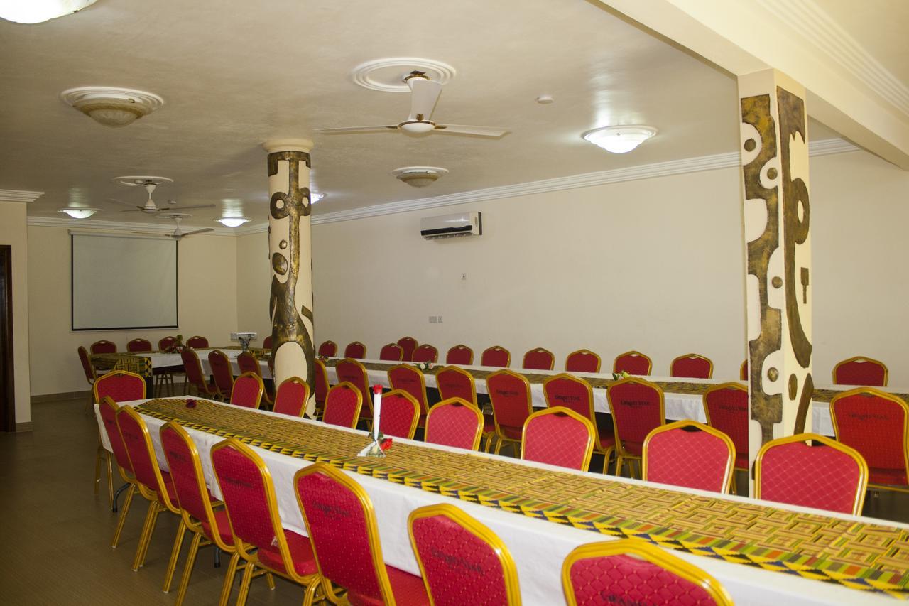 Grand Star Hotel North Legon エクステリア 写真