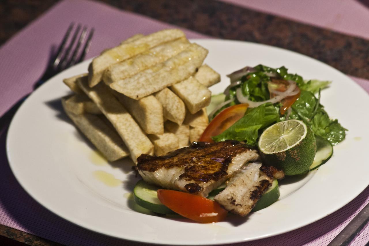 Grand Star Hotel North Legon エクステリア 写真