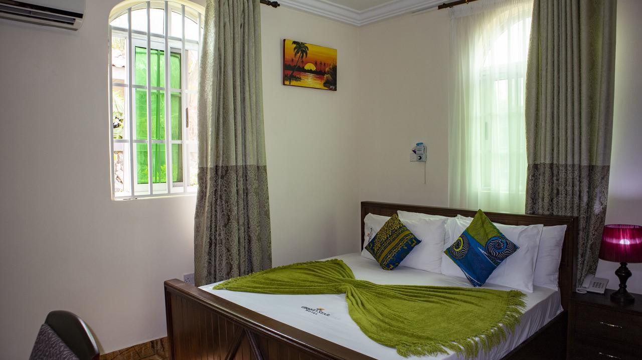 Grand Star Hotel North Legon エクステリア 写真