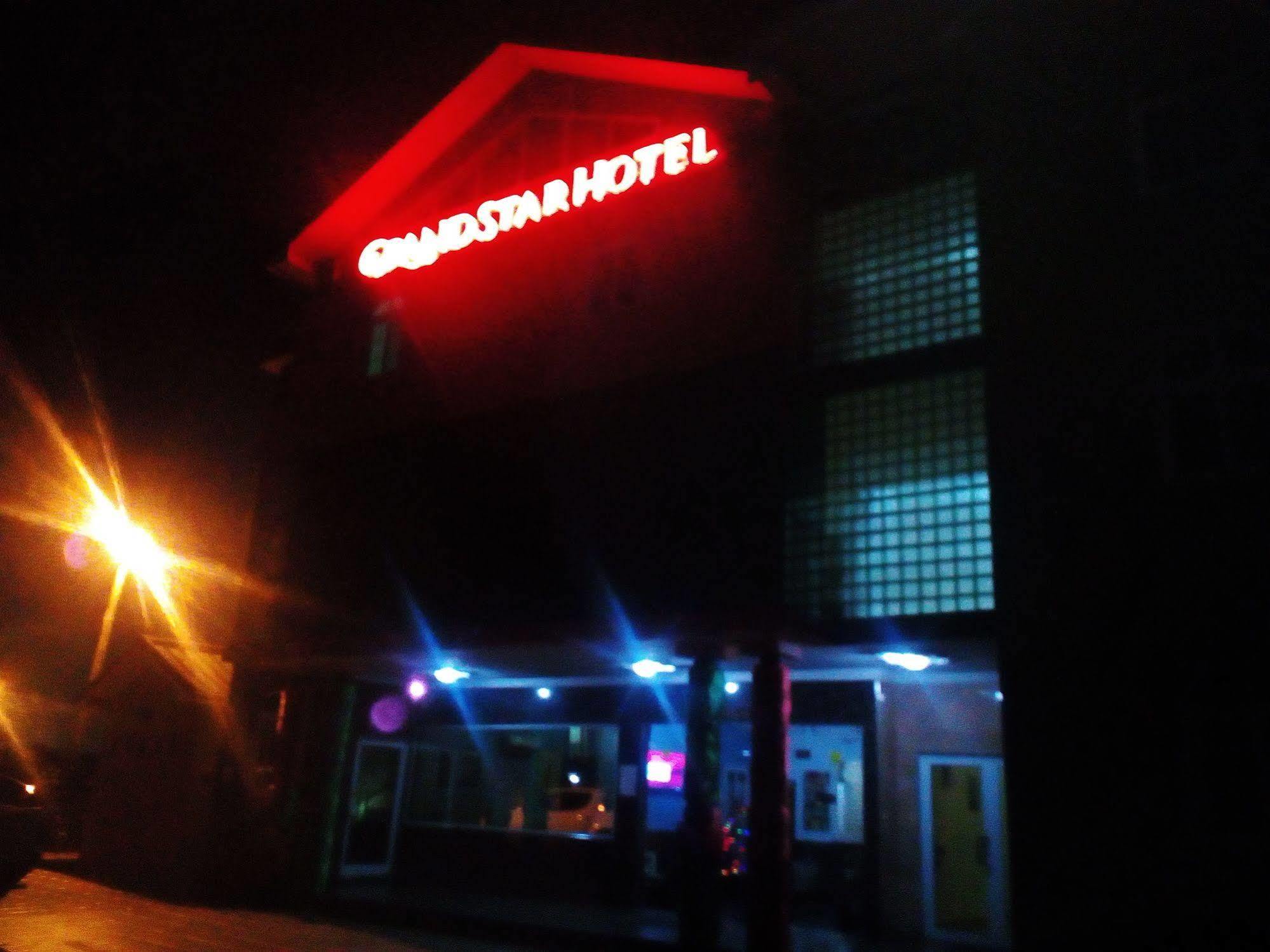 Grand Star Hotel North Legon エクステリア 写真