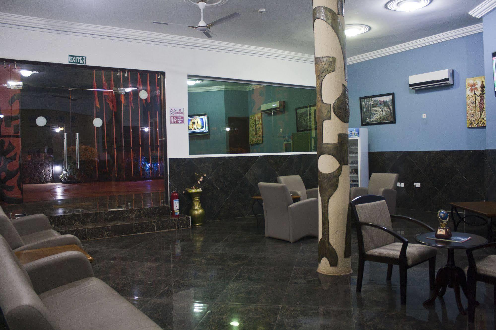 Grand Star Hotel North Legon エクステリア 写真