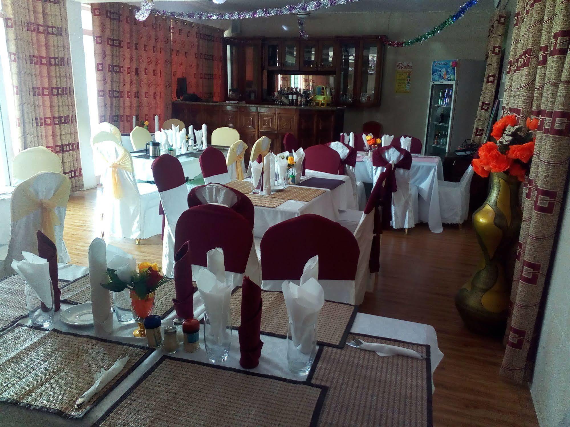 Grand Star Hotel North Legon エクステリア 写真