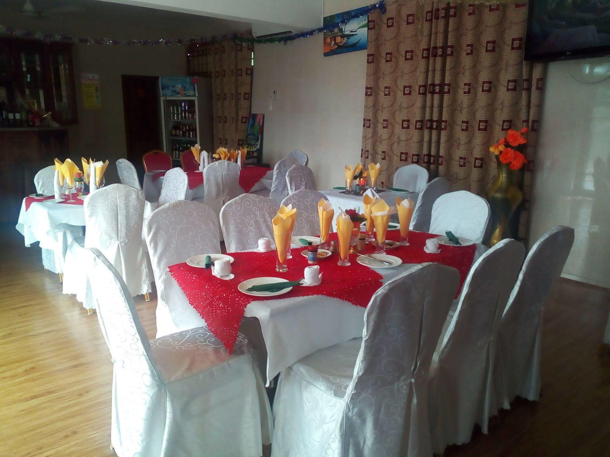 Grand Star Hotel North Legon エクステリア 写真