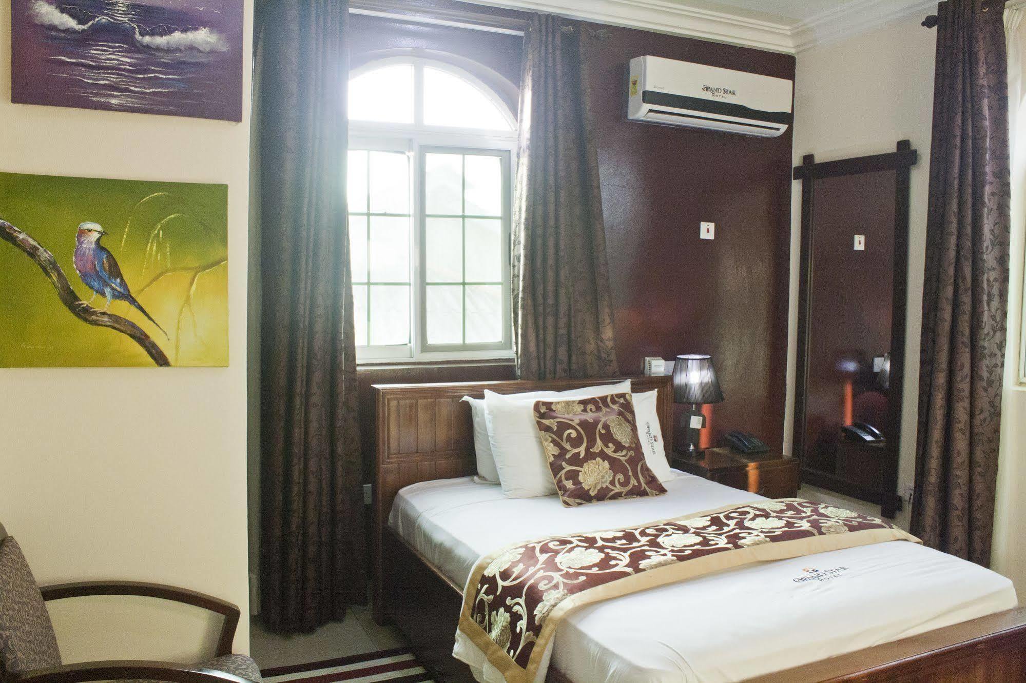 Grand Star Hotel North Legon エクステリア 写真