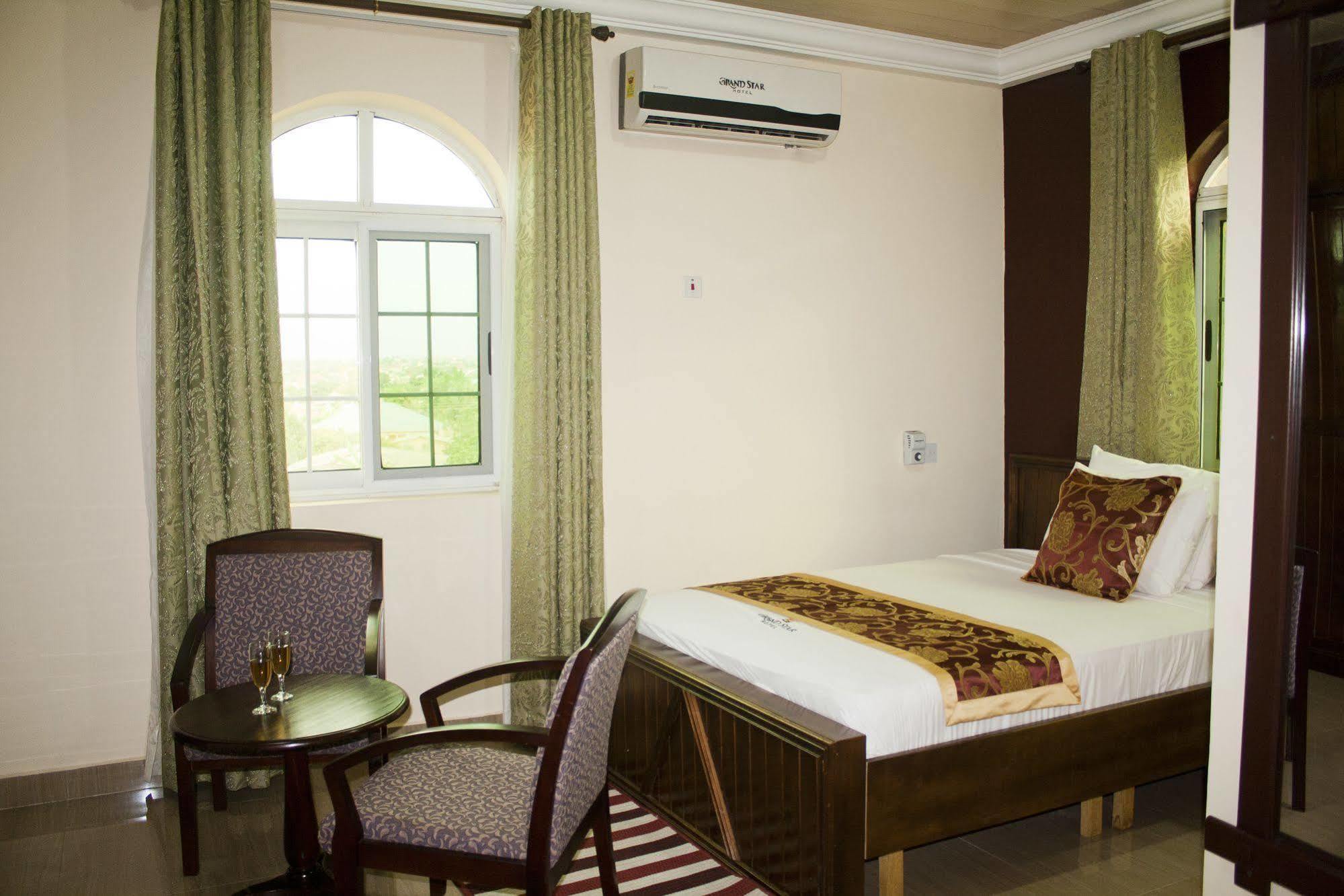 Grand Star Hotel North Legon エクステリア 写真